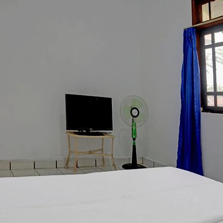 Spot On 92856 Home Stay Syariah Aom Kusman Sukabumi Zewnętrze zdjęcie