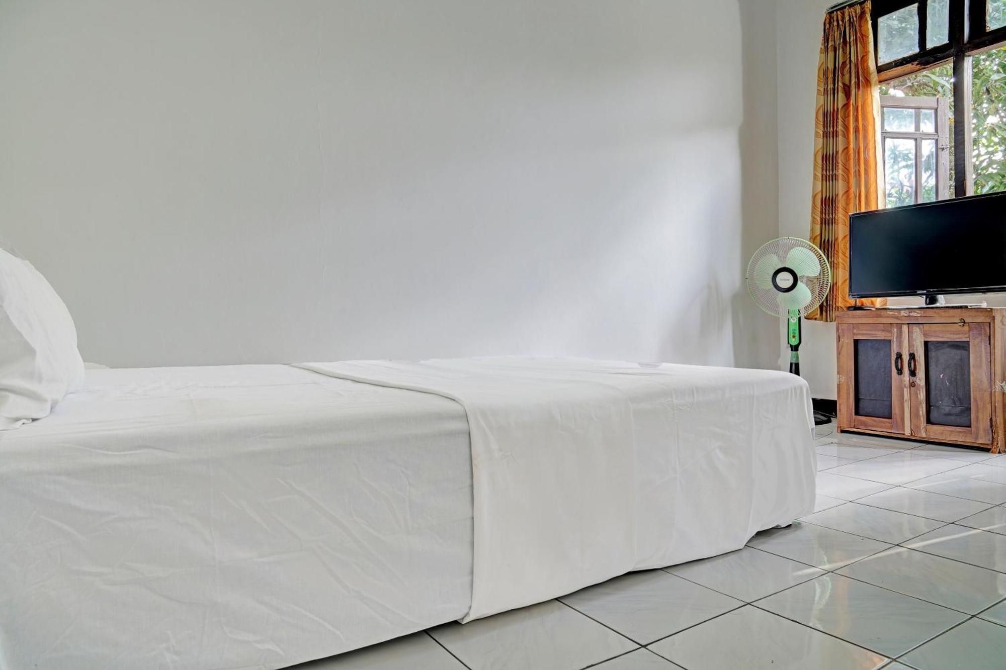 Spot On 92856 Home Stay Syariah Aom Kusman Sukabumi Zewnętrze zdjęcie