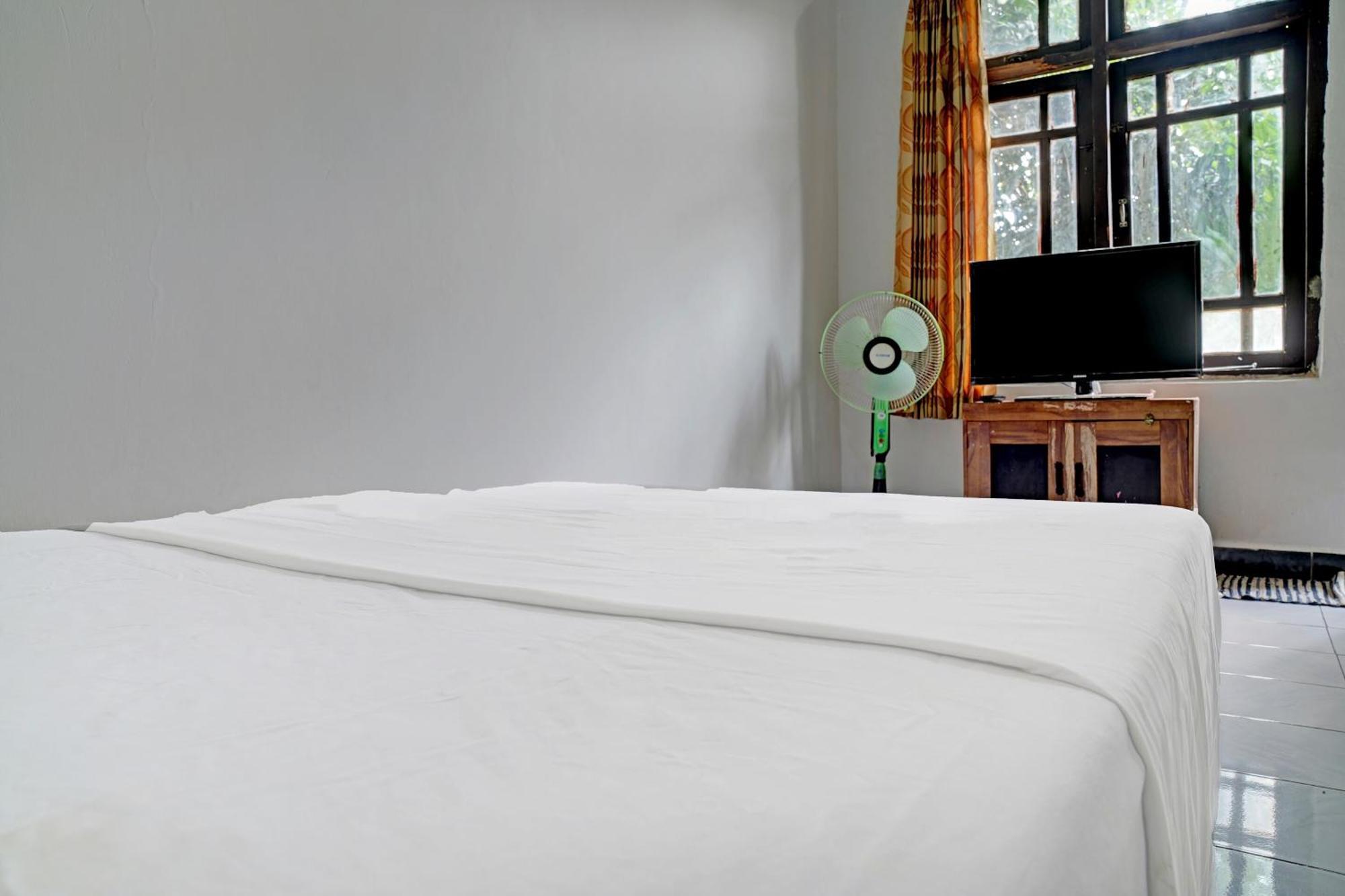 Spot On 92856 Home Stay Syariah Aom Kusman Sukabumi Zewnętrze zdjęcie
