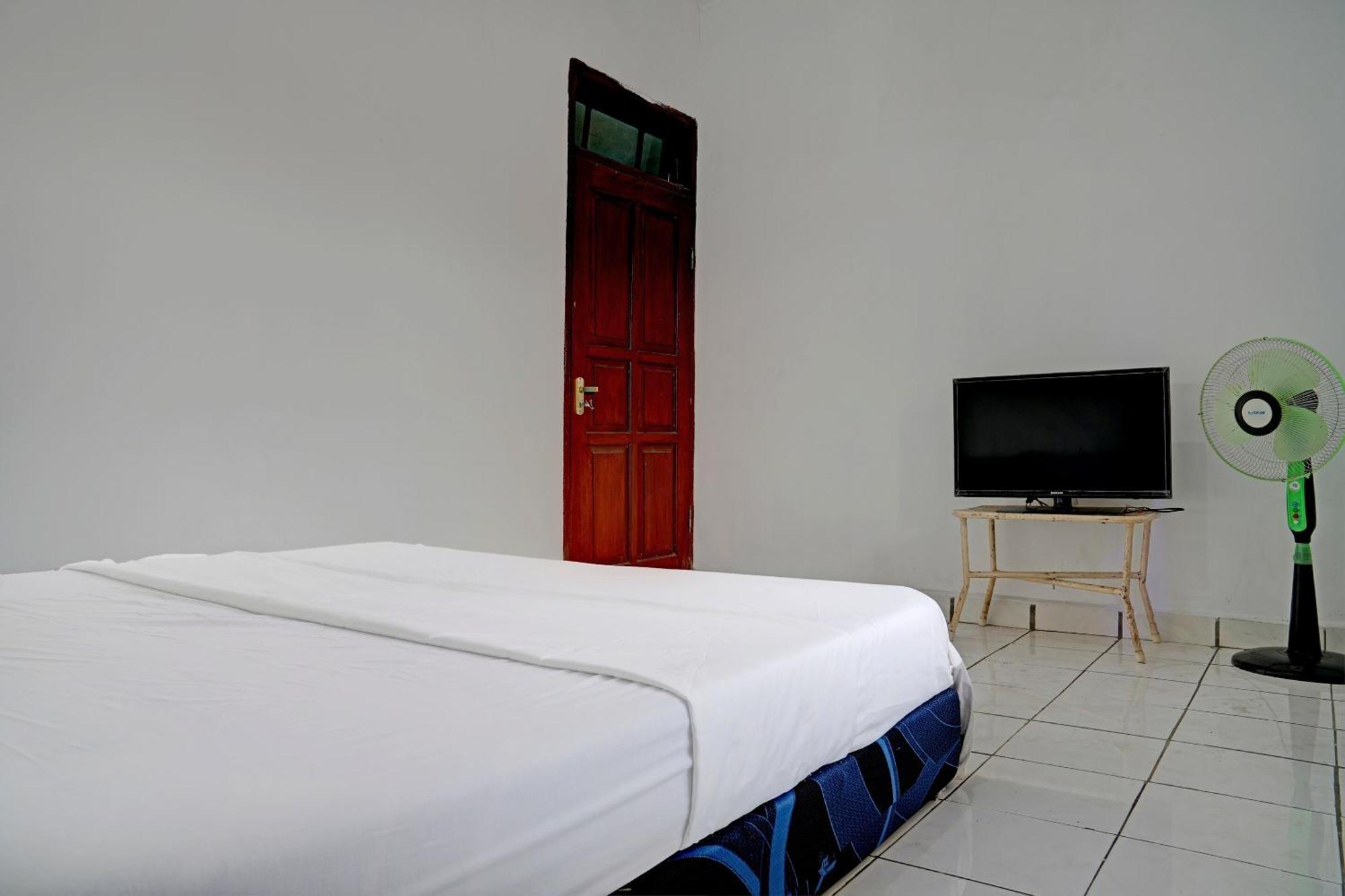Spot On 92856 Home Stay Syariah Aom Kusman Sukabumi Zewnętrze zdjęcie