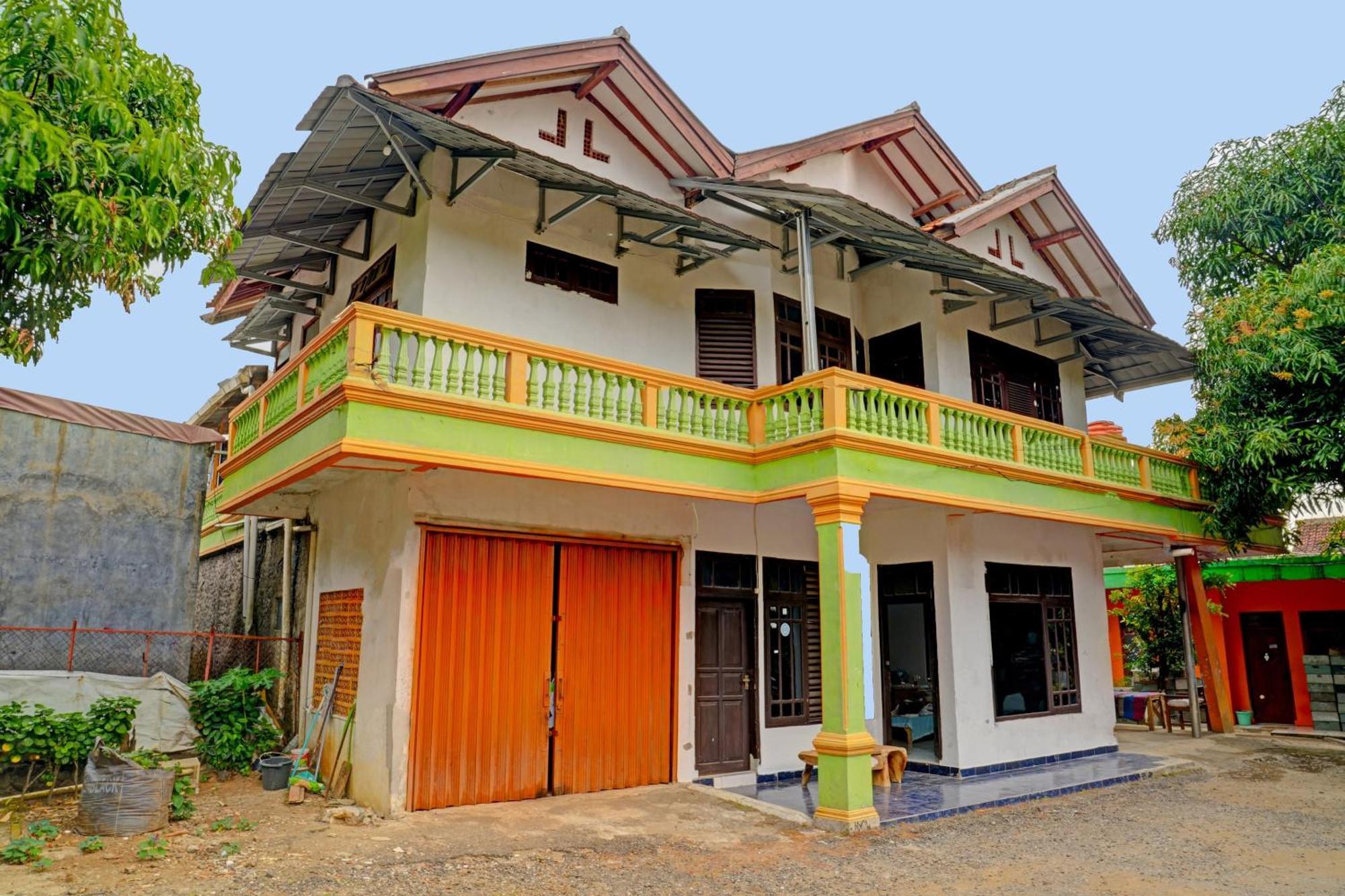 Spot On 92856 Home Stay Syariah Aom Kusman Sukabumi Zewnętrze zdjęcie